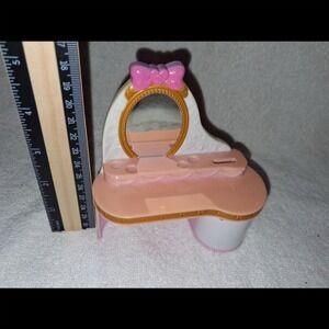 Shopkins Shoppies Vanity Playset with Mirror‎ & Bow Detail Toy Set